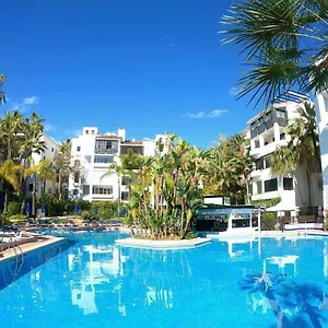https://jardines-las-golondrinas-elviria-stunning-sea-views.1costadelsol.com