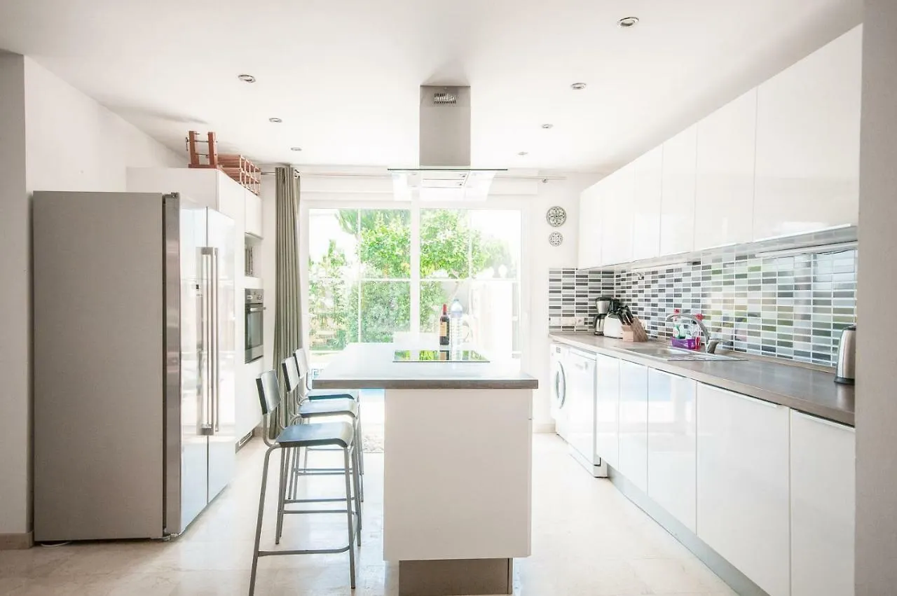 Beach Villa Costanera In Marbella